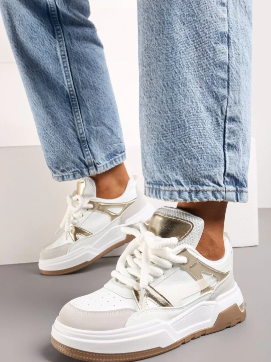 Zdjęcie produktu Biało-Złote Klasyczne Sznurowane Sneakersy na Płaskiej Podeszwie z Transparentną Wstawką Famarie