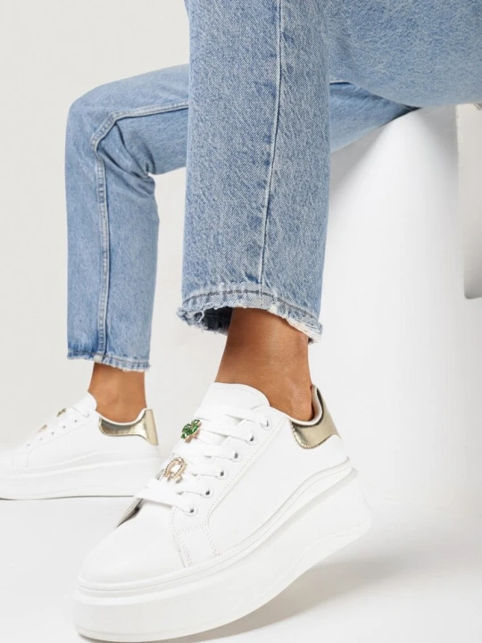 Zdjęcie produktu Biało-Złote Sneakersy na Grubej Podeszwie z Kwiatami i Cyrkoniami Silvaema