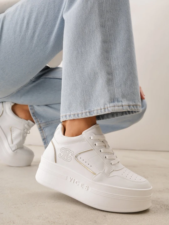 Zdjęcie produktu Biało-Złote Sneakersy Vices na Grubej Podeszwie z Metalicznymi Wstawkami Nelesea