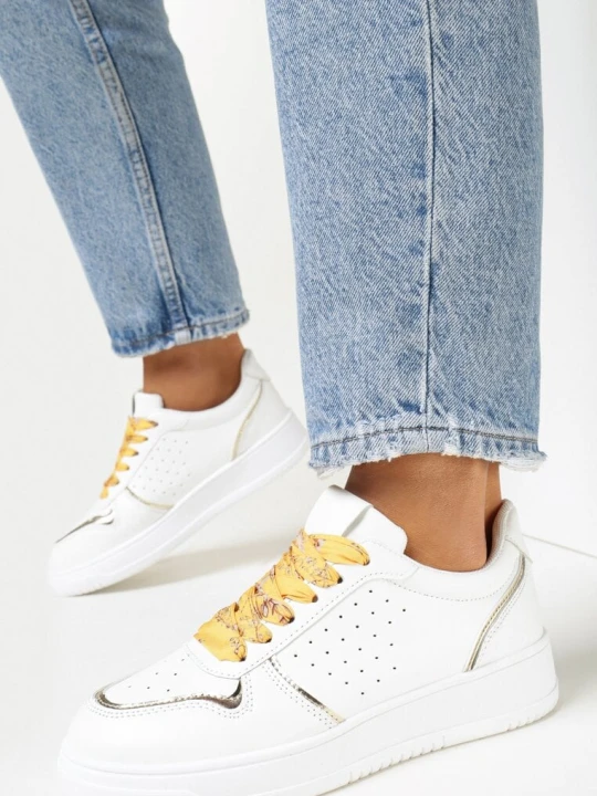 Zdjęcie produktu Biało-Złote Sneakersy z Błyszczącymi Wstawkami i Dekoracyjnym Sznurowaniem Horustia