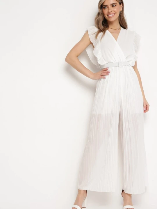 Zdjęcie produktu Biały Plisowany Kombinezon z Szerokimi Nogawkami i Paskiem Audra New Collection