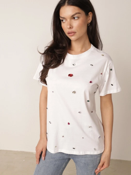 Zdjęcie produktu Biały T-shirt Ozdobiony Kolorowymi Cyrkoniami Wiadea Elsa.m By May