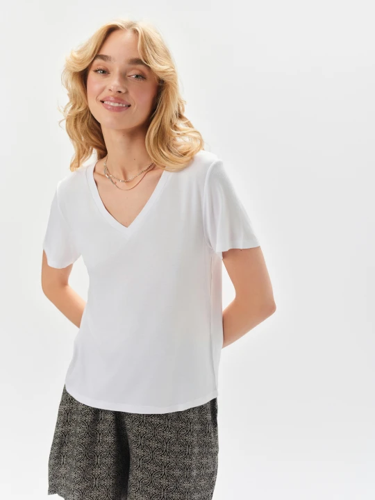 Zdjęcie produktu Biały t-shirt z dekoltem w serek TOP SECRET