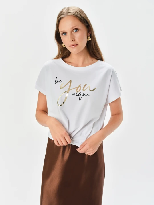 Zdjęcie produktu Biały t-shirt z intrygującym napisem TOP SECRET