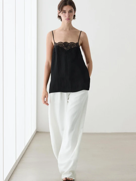 Zdjęcie produktu Bieliźniany Top Z Koronką I Falbanką - Czarny - Massimo Dutti - Female