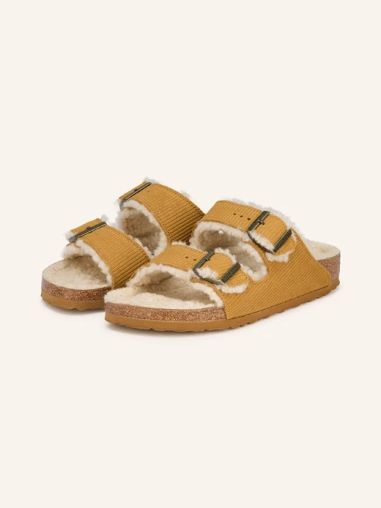 Zdjęcie produktu Birkenstock Klapki Arizona Teddy Leve braun CAMELOWY