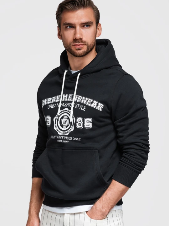 Zdjęcie produktu Bluza męska kangurka z kapturem i nadrukiem w stylu college – czarna V3 - Rozmiar: XXL Ombre Clothing