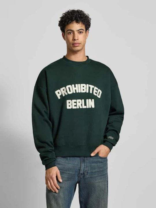 Zdjęcie produktu Bluza o kroju oversized z detalem z logo PROHIBITED Ciemnozielony