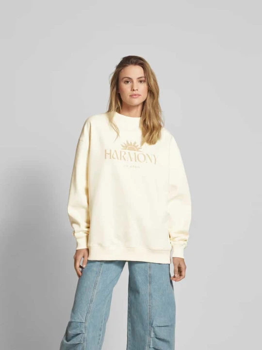 Zdjęcie produktu Bluza o kroju oversized z nadrukiem z napisem Oh April Piaskowy