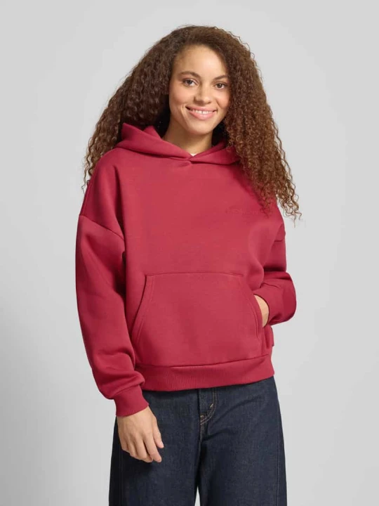 Zdjęcie produktu Bluza z kapturem o kroju regular fit z kieszenią kangurka REVIEW Wiśniowy