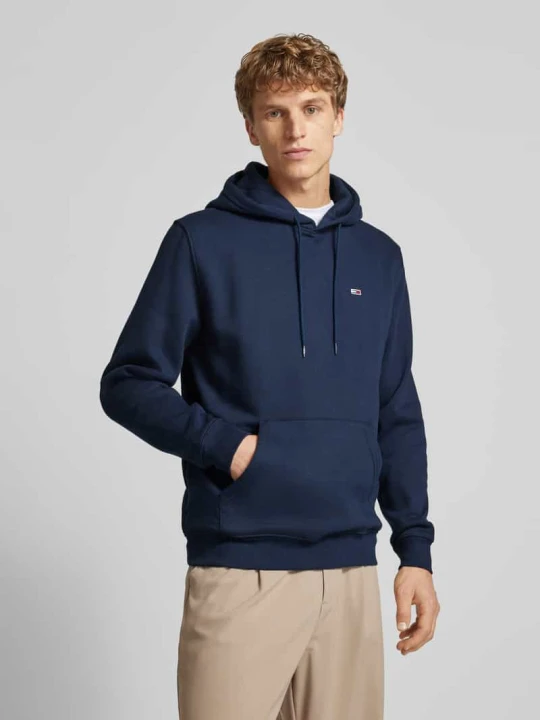 Zdjęcie produktu Bluza o kroju regular fit z kapturem i wyhaftowanym logo Tommy Jeans Granatowy