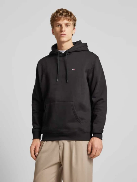 Zdjęcie produktu Bluza o kroju regular fit z kapturem i wyhaftowanym logo Tommy Jeans Czarny