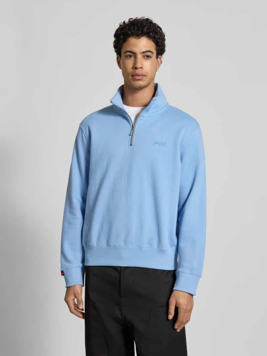 Zdjęcie produktu Bluza dresowa z logo w kroju regular fit z przeszywanym haftem logo Superdry Błękitny