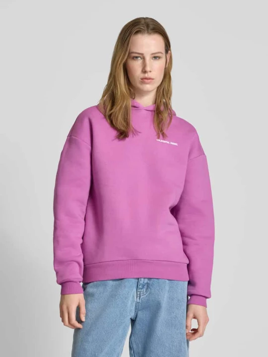 Zdjęcie produktu Bluza o kroju relaxed fit z kapturem i detalem z logo Colourful Rebel