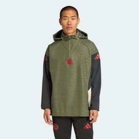 Zdjęcie produktu Bluza przeciwdeszczowa FC Bayern Tiro 25 Pro Adidas Base Green