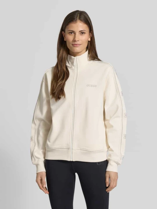 Zdjęcie produktu Bluza rozpinana o kroju regular fit z obszyciem ozdobnymi kamieniami z dodatkiem wiskozy model 'Octavia' Guess Złamany biały