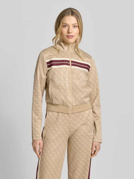 Zdjęcie produktu Bluza rozpinana w kroju regular fit z nadrukiem z logo na całej powierzchni model 'Jacquard' Guess Camel