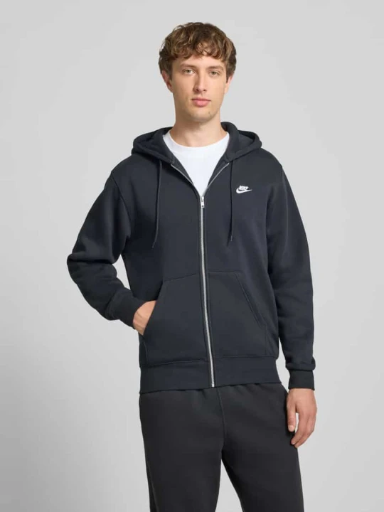 Zdjęcie produktu Bluza rozpinana z wyhaftowanym logo i kieszenią kangurka Nike Czarny