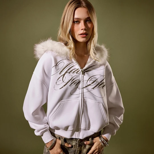 Zdjęcie produktu Bluza z futerkowym kapturem Made For Her House kremowy