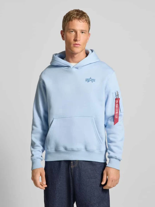 Zdjęcie produktu Bluza z kapturem i detalami z logo Alpha Industries Jasnoniebieski