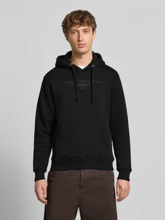 Zdjęcie produktu bluza z kapturem z nadrukiem z logo i kieszenią kangurka Alpha Industries Czarny