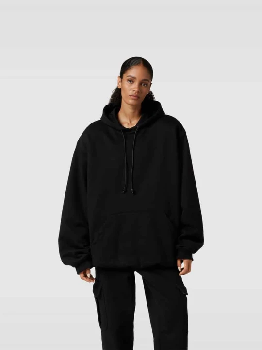 Zdjęcie produktu Bluza z kapturem o kroju oversized z wyhaftowaną marką The Mannei Czarny