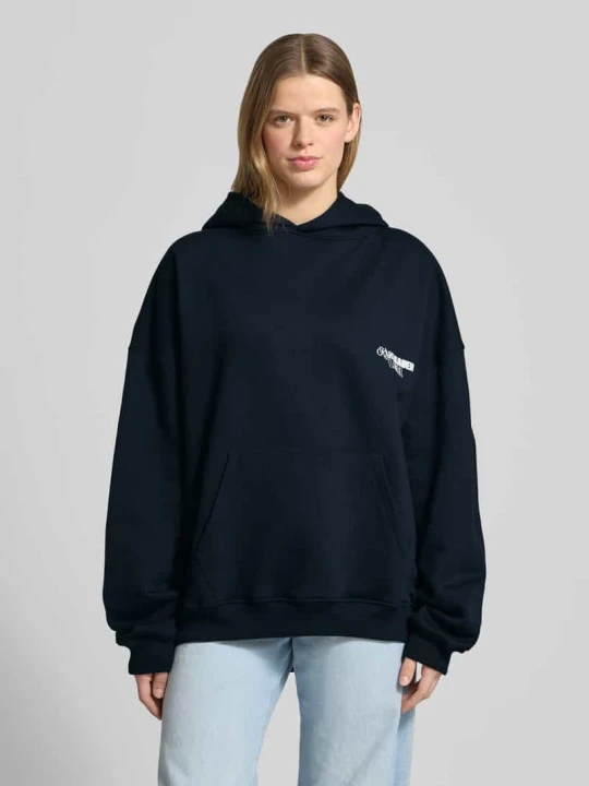 Zdjęcie produktu Bluza z kapturem o kroju oversized z wyhaftowanym logo model 'No Hustle' Karo Kauer Ciemnoniebieski