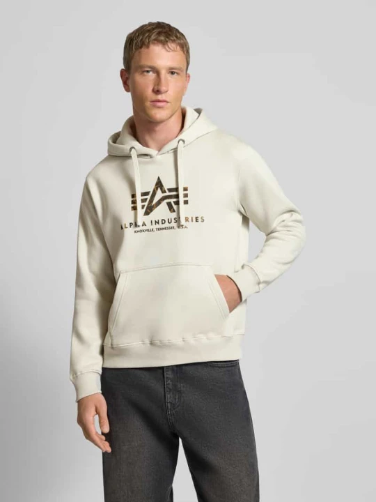 Zdjęcie produktu Bluza z kapturem z logo i kieszenią kangurką Alpha Industries Jasnoszary