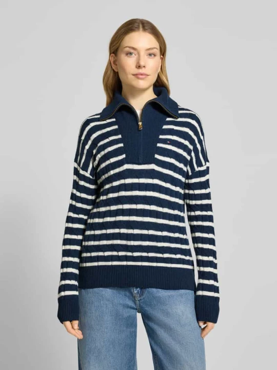 Zdjęcie produktu Bluza z kołnierzem o kroju regular fit z czystej wełny Tommy Hilfiger Granatowy