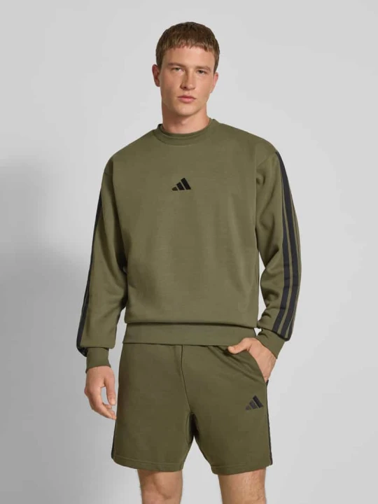 Zdjęcie produktu Bluza z logo i okrągłym dekoltem Adidas Oliwkowy