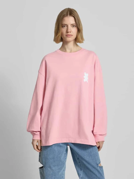 Zdjęcie produktu bluza z nadrukiem z logo Karo Kauer Mocnoróżowy