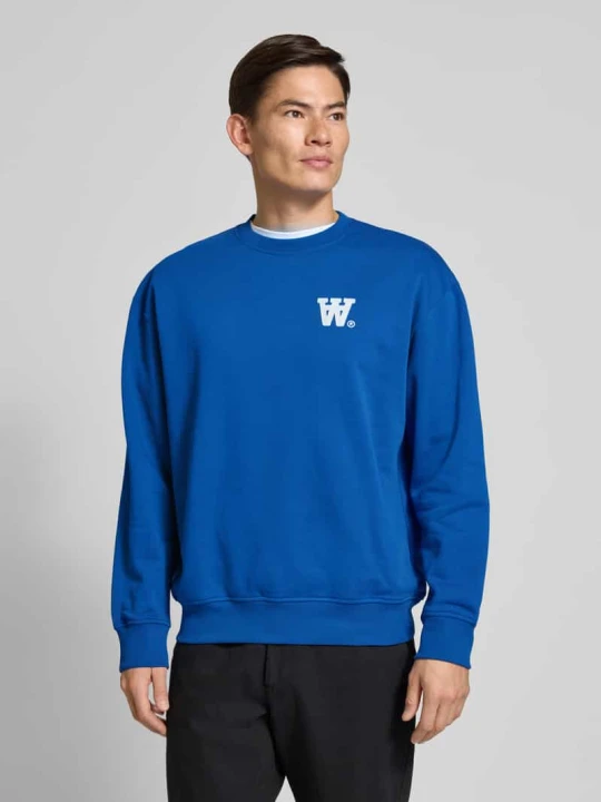 Zdjęcie produktu Bluza z naszywką z logo model ‘Noel’ Wood Wood Królewski niebieski