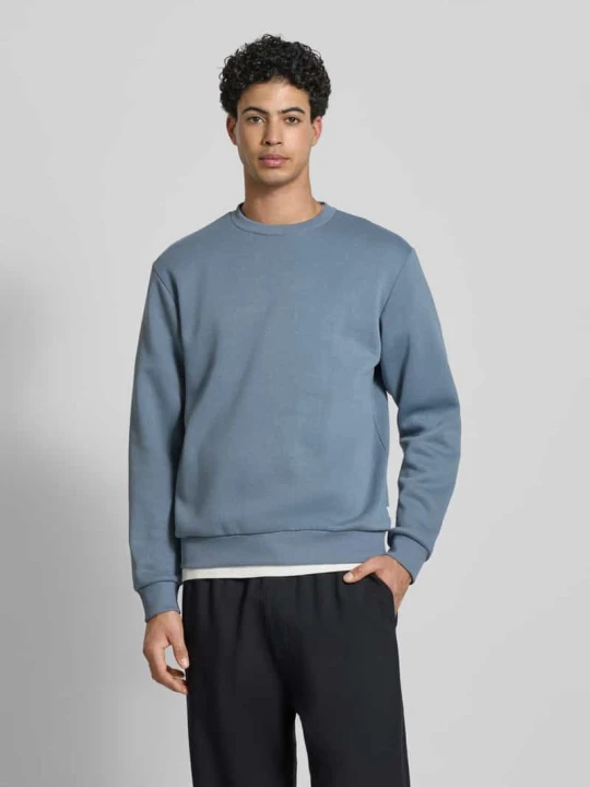 Zdjęcie produktu Bluza z prążkowanymi wykończeniami Model „BRADLEY” Jack&Jones Jeansowy niebieski