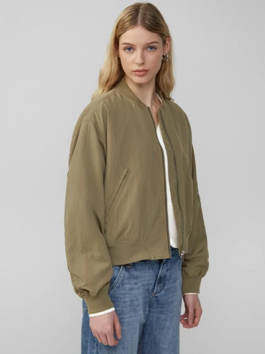Zdjęcie produktu Bluza ze stójką i prążkowanymi mankietami QS oliwkowy