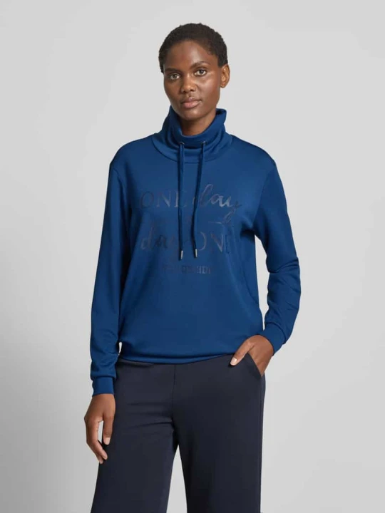 Zdjęcie produktu Bluza ze stójką i tunelem model ‘BANU’ Soyaconcept Królewski niebieski