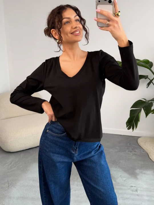 Zdjęcie produktu Bluzka Basic V-line Black ClothStore