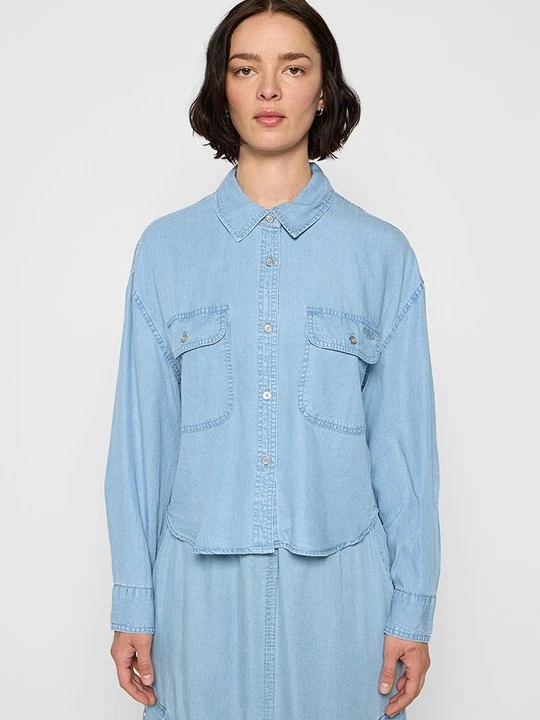Zdjęcie produktu Bluzka DKNY jasnoniebieski