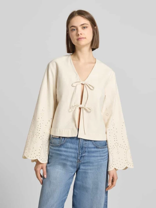 Zdjęcie produktu Bluzka jeansowa o kroju regular fit z czystej bawełny model 'ELSA' Only Złamany biały