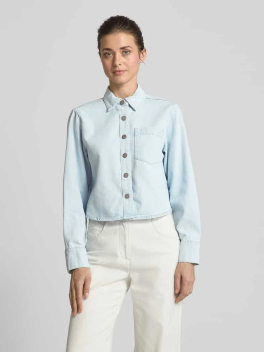 Zdjęcie produktu Bluzka jeansowa o kroju regular fit z kieszenią na piersi model ‘Winnie’ My Essential Wardrobe Jasnoniebieski