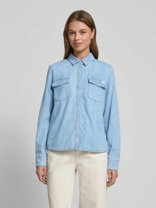 Zdjęcie produktu Bluzka jeansowa o kroju regular fit z kieszeniami na piersi model ‘Style Sedana’ Mustang Jeansowy niebieski