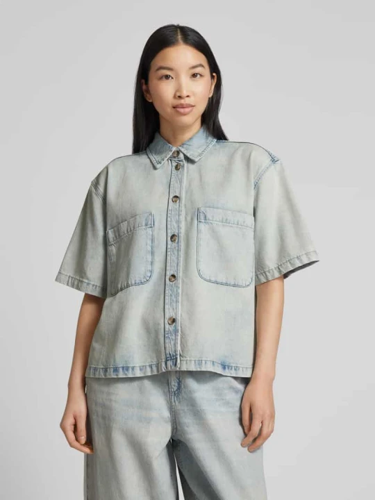 Zdjęcie produktu Bluzka jeansowa o kroju regular fit z nakładanymi kieszeniami na piersi Jake*s