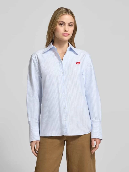 Zdjęcie produktu Bluzka koszulowa o kroju oversized z czystej bawełny model ‘ERSELIA’ Hugo Jasnoniebieski