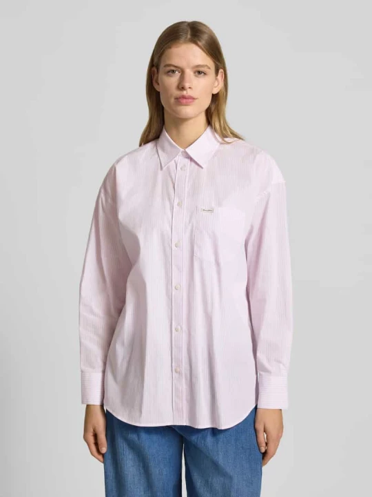 Zdjęcie produktu Bluzka koszulowa Krój oversized z Brustasza Guess Różowy