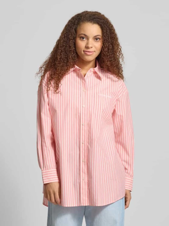 Zdjęcie produktu Bluzka koszulowa o kroju oversized z mieszanki bawełny Tommy Jeans Czerwony
