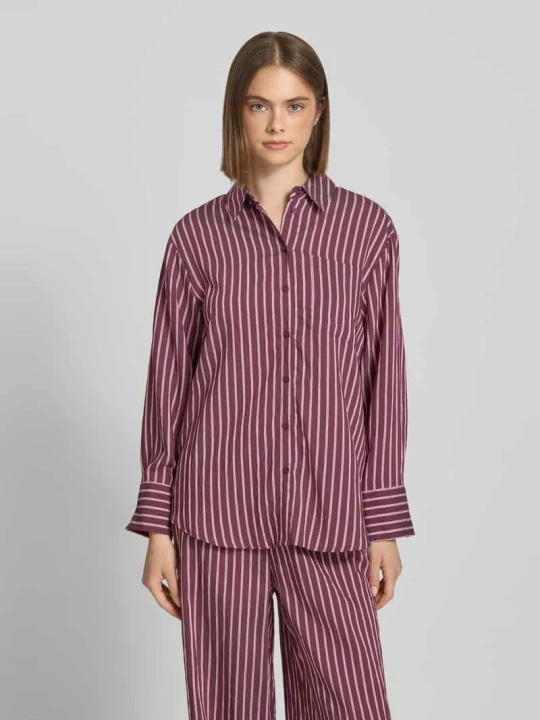 Zdjęcie produktu Bluzka koszulowa o kroju oversized z mieszanki wiskozy model 'MELDOLA' Only Bordowy