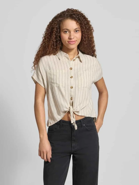 Zdjęcie produktu bluzka koszulowa o kroju regular fit z mieszanki wiskozy i lnu model 'PIA' Pieces Écru