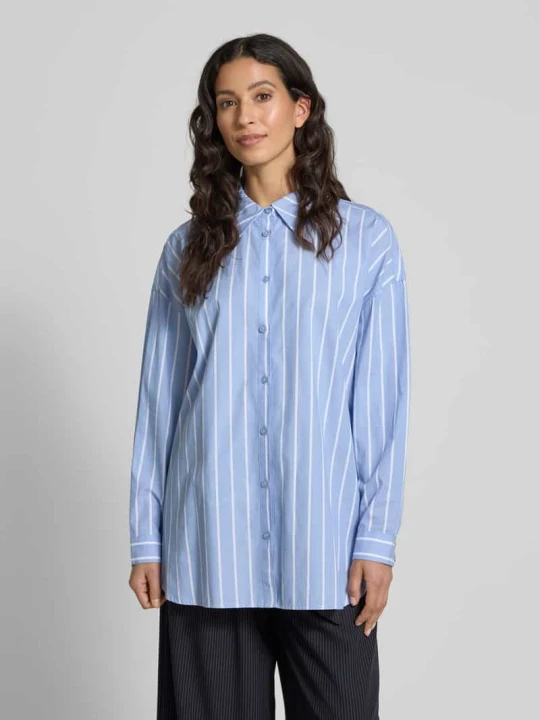 Zdjęcie produktu Bluzka koszulowa o kroju relaxed fit z mankietami model ‘Kiona’ My Essential Wardrobe Jasnoniebieski