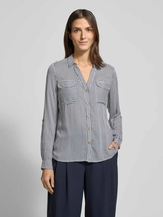 Zdjęcie produktu Bluzka koszulowa z nakładanymi kieszeniami z patką na piersi model ‘BUMPY’ Vero Moda Granatowy