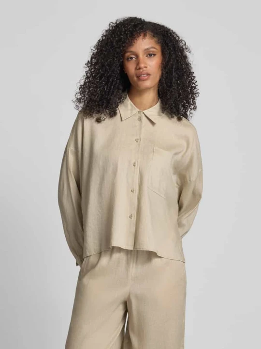 Zdjęcie produktu Bluzka lniana o kroju relaxed fit z kieszenią na piersi model ‘NAMIDA’ Drykorn Piaskowy
