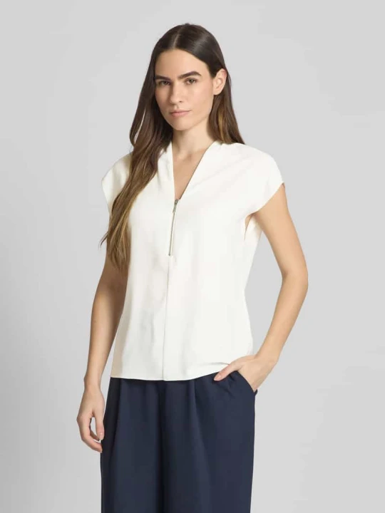 Zdjęcie produktu Bluzka o kroju regular fit z dekoltem w serek model ‘GEORGETTE’ Calvin Klein Biały